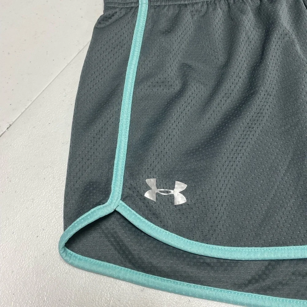 Under Armour Women's Sz Medium 3” Gray Athletic Shorts with Teal Trim Running